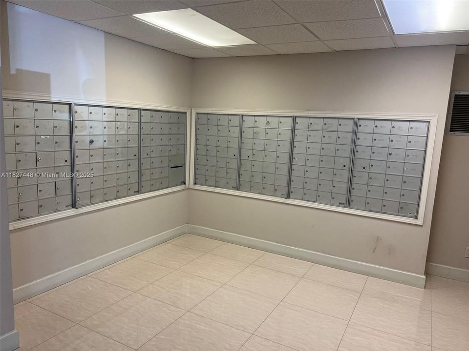 На продажу: $437,500 (2 спален, 2 ванн, 1360 Квадратных фут)