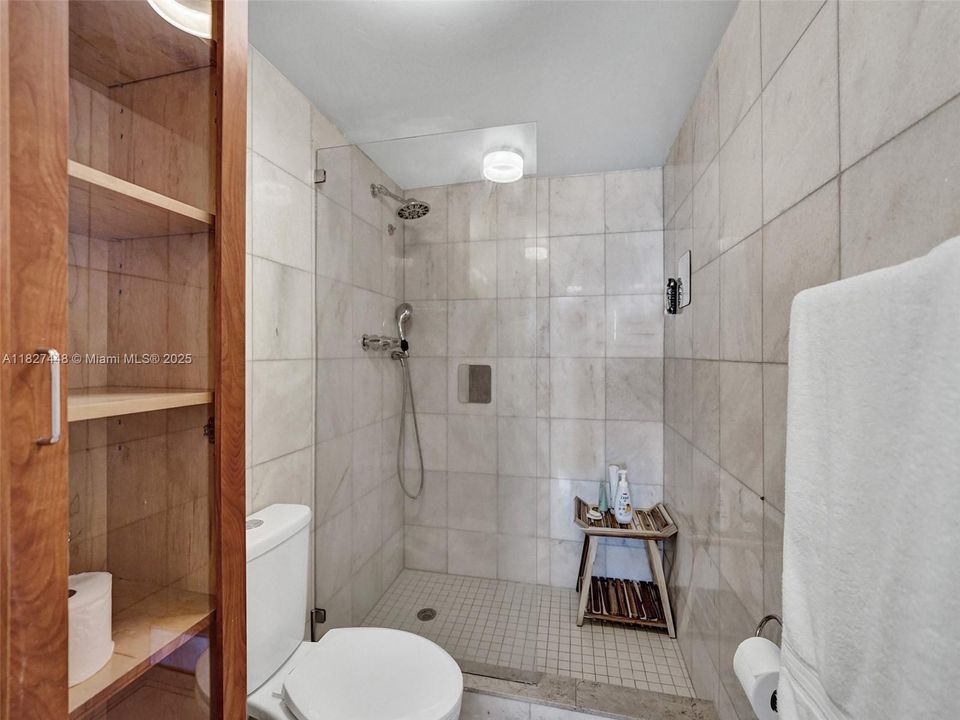 На продажу: $437,500 (2 спален, 2 ванн, 1360 Квадратных фут)