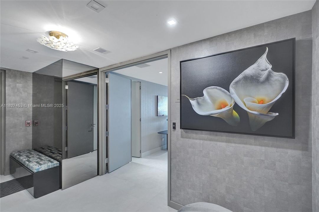 Vendido Recientemente: $5,990,000 (4 camas, 5 baños, 3255 Pies cuadrados)