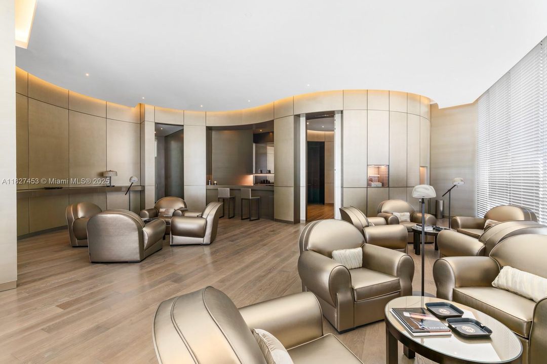 Vendido Recientemente: $5,990,000 (4 camas, 5 baños, 3255 Pies cuadrados)