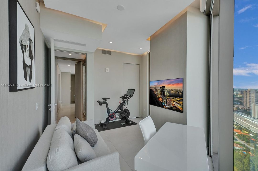 Vendido Recientemente: $5,990,000 (4 camas, 5 baños, 3255 Pies cuadrados)