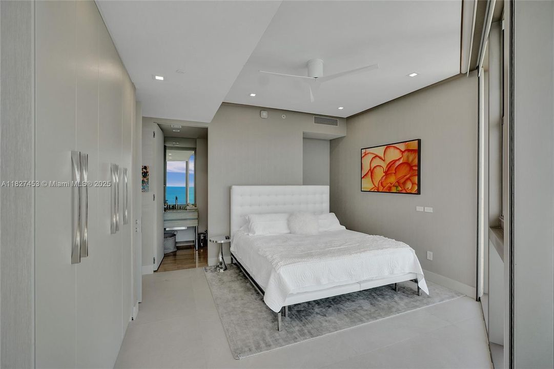 Vendido Recientemente: $5,990,000 (4 camas, 5 baños, 3255 Pies cuadrados)