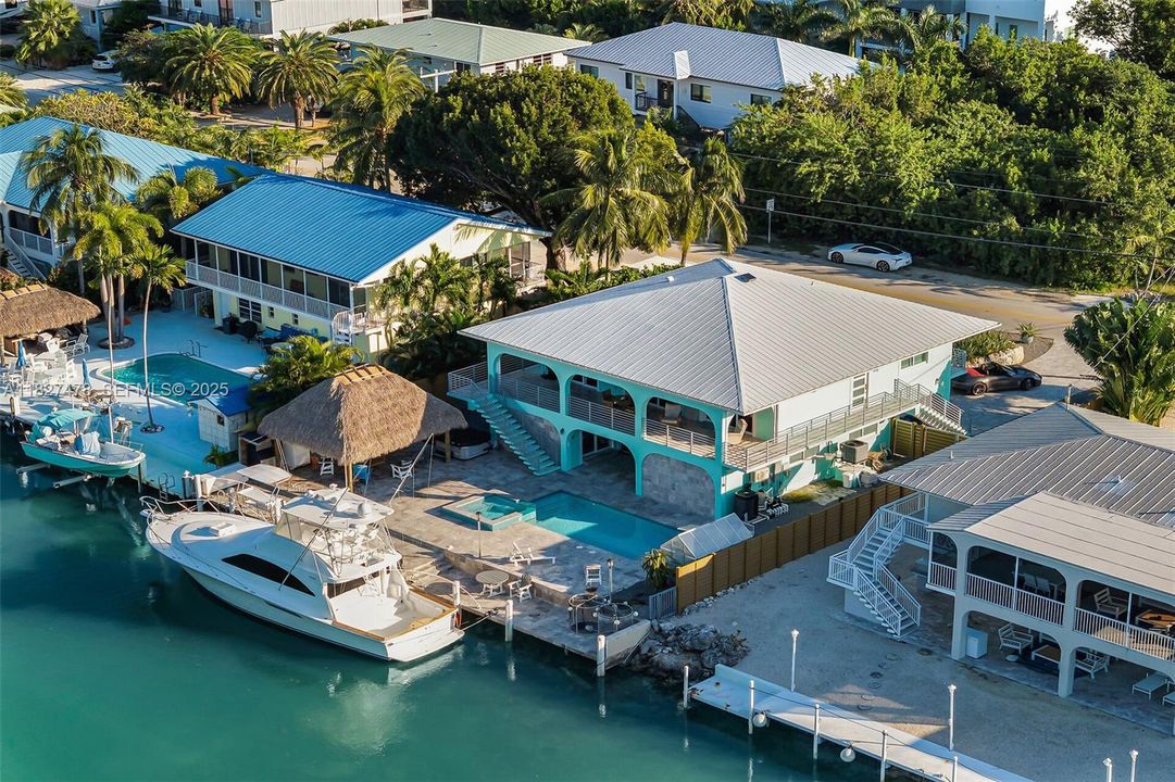 出租: $10,000 (3 贝兹, 3 浴室, 1596 平方英尺)