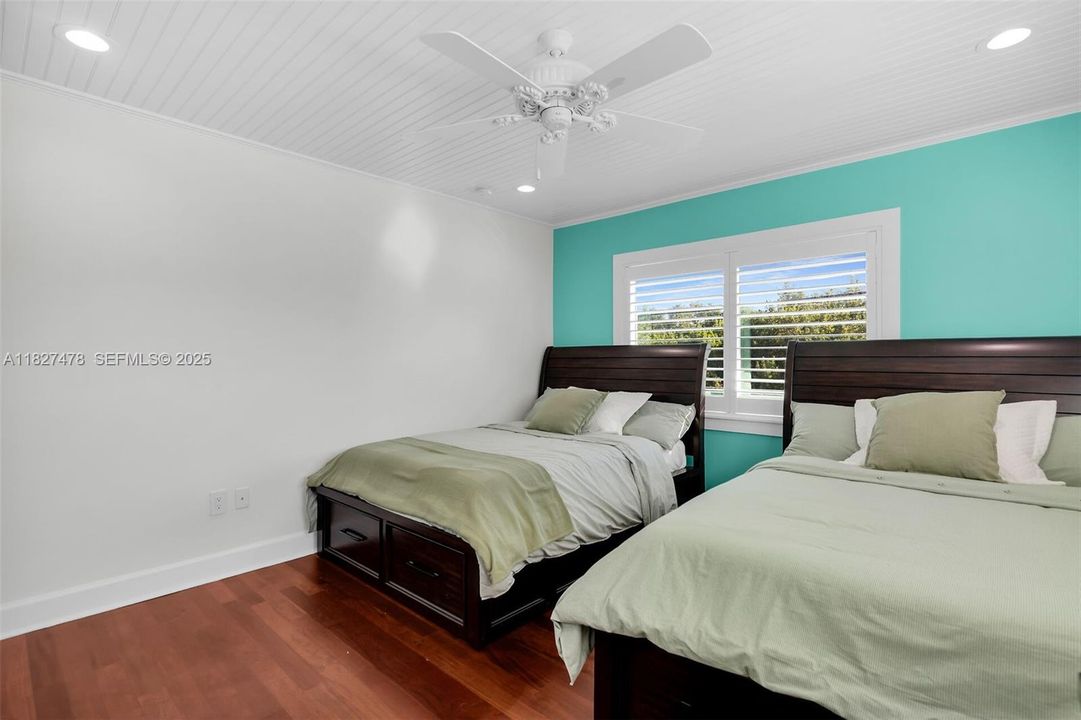 出租: $10,000 (3 贝兹, 3 浴室, 1596 平方英尺)