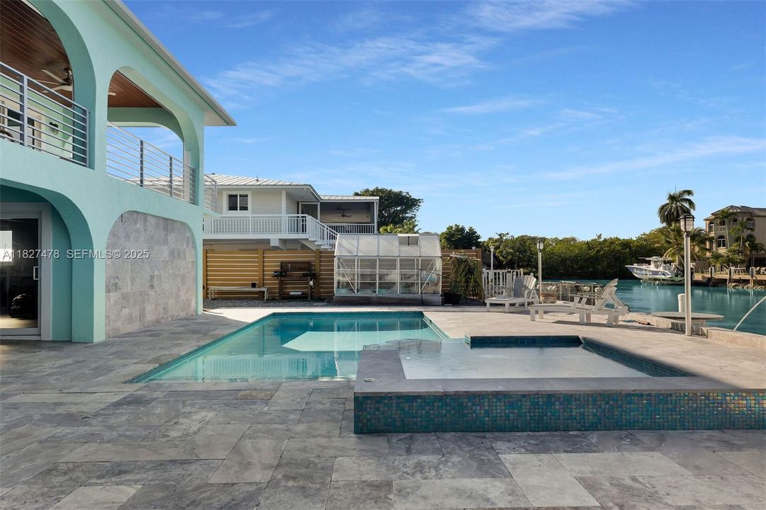 出租: $10,000 (3 贝兹, 3 浴室, 1596 平方英尺)