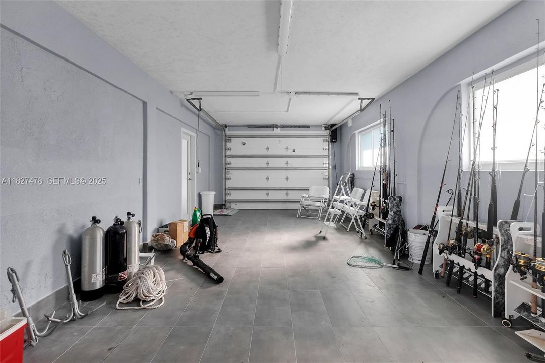 出租: $10,000 (3 贝兹, 3 浴室, 1596 平方英尺)