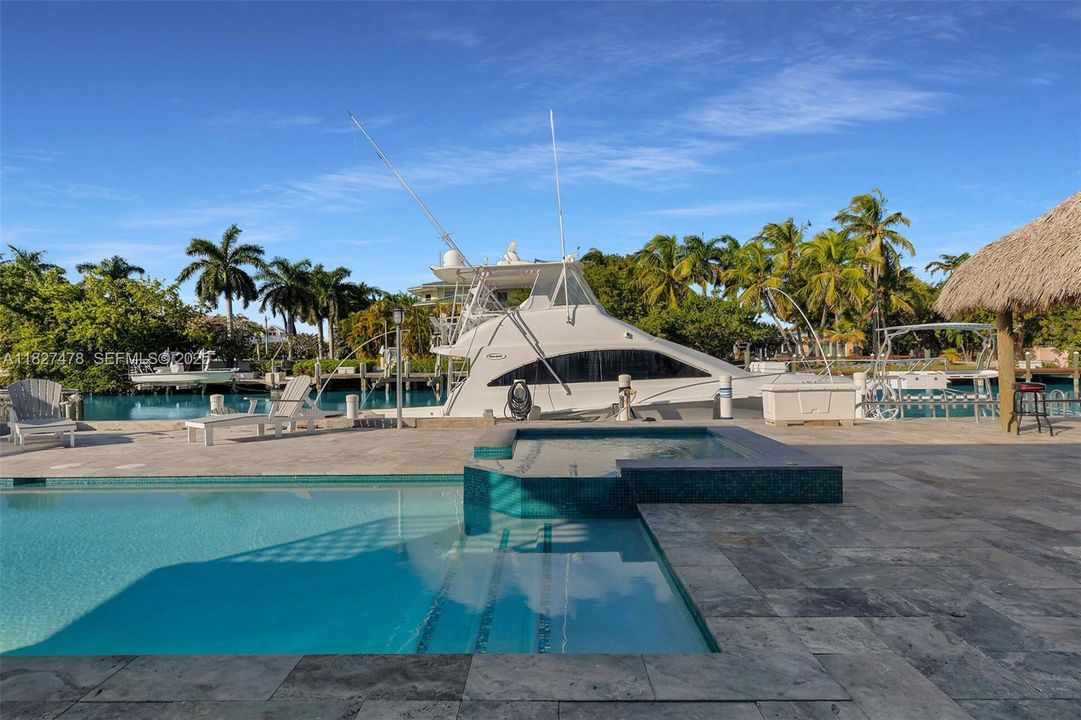 出租: $10,000 (3 贝兹, 3 浴室, 1596 平方英尺)