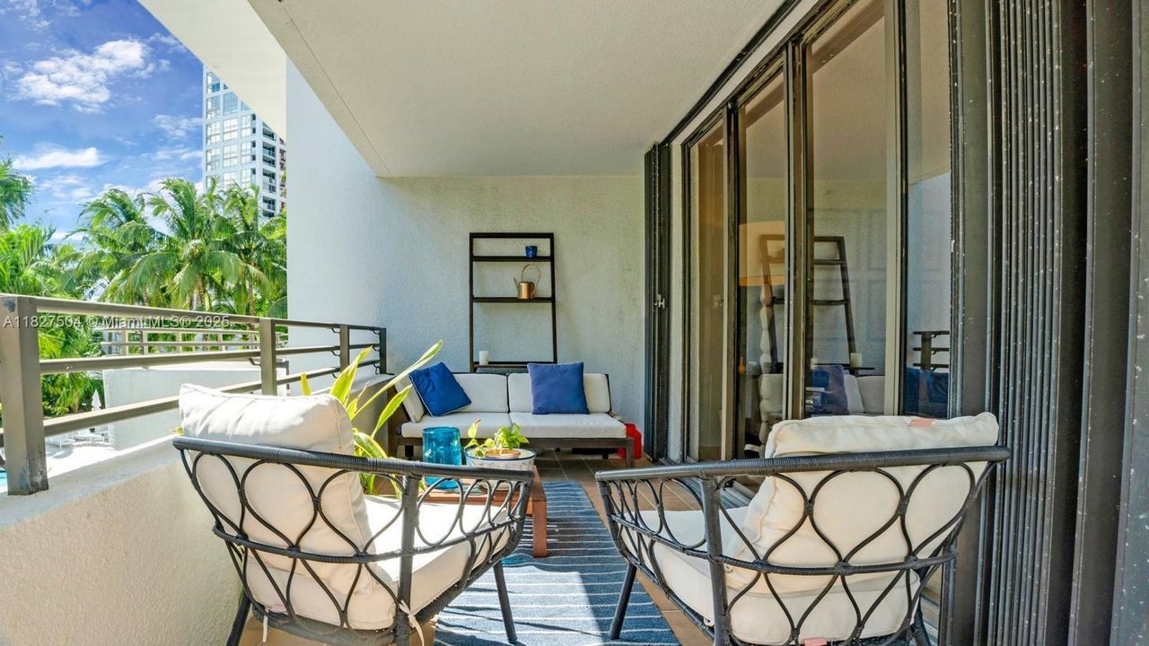 For Sale: $680,000 (2 beds, 2 baths, 1438 Square Feet)