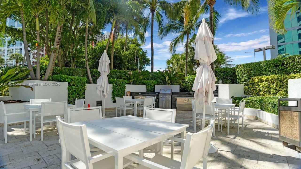 For Sale: $680,000 (2 beds, 2 baths, 1438 Square Feet)