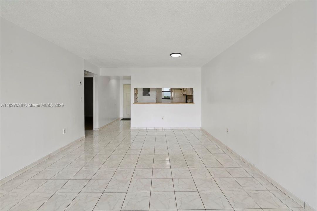 Vendido Recientemente: $335,000 (2 camas, 2 baños, 1064 Pies cuadrados)