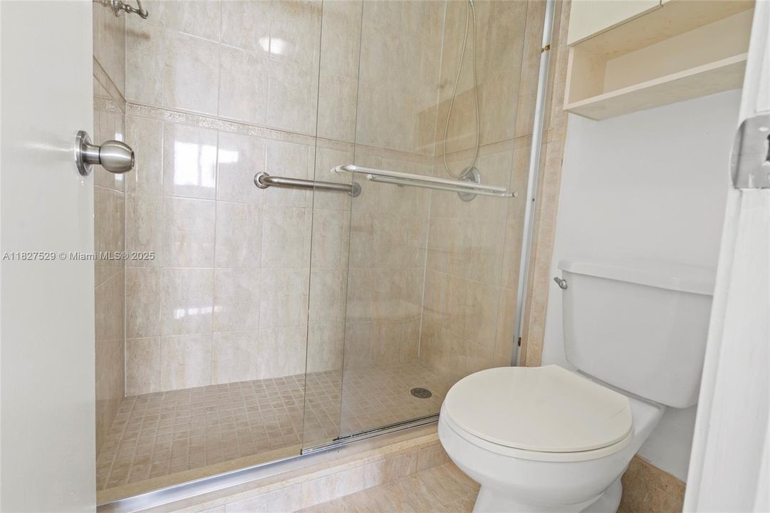 Vendido Recientemente: $335,000 (2 camas, 2 baños, 1064 Pies cuadrados)