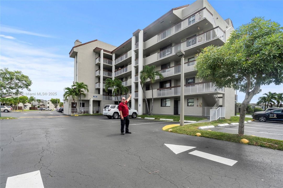 Vendido Recientemente: $335,000 (2 camas, 2 baños, 1064 Pies cuadrados)