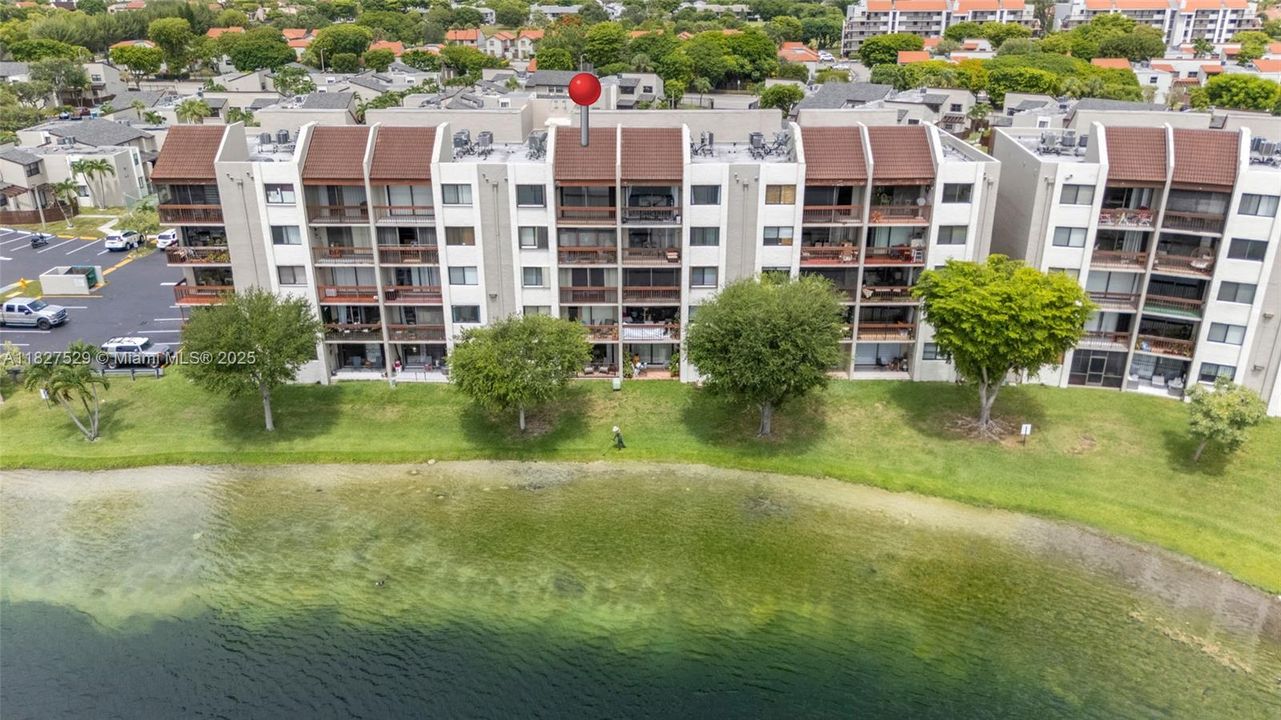 Vendido Recientemente: $335,000 (2 camas, 2 baños, 1064 Pies cuadrados)