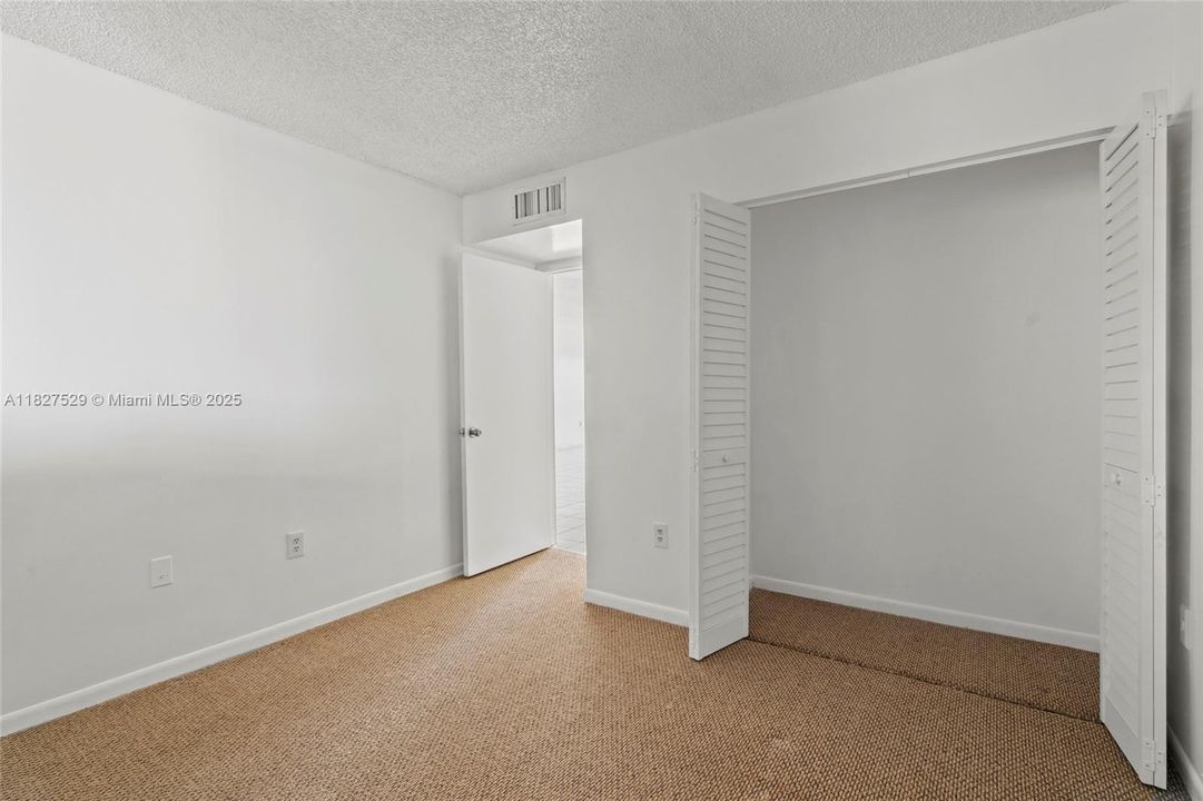 Vendido Recientemente: $335,000 (2 camas, 2 baños, 1064 Pies cuadrados)