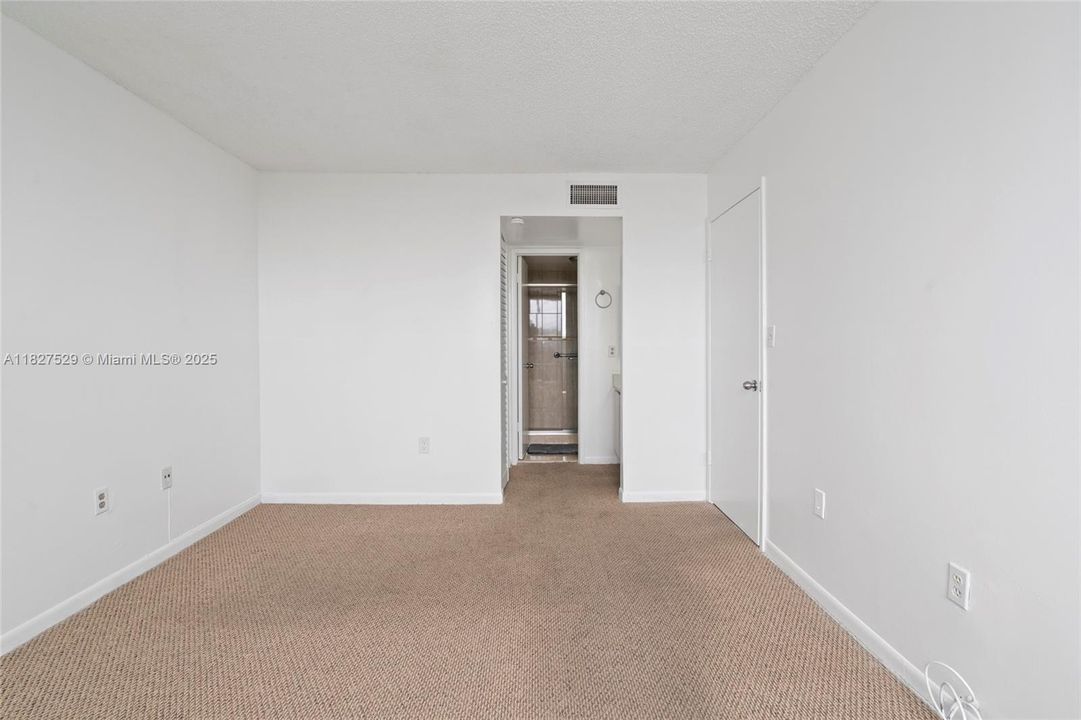 Vendido Recientemente: $335,000 (2 camas, 2 baños, 1064 Pies cuadrados)