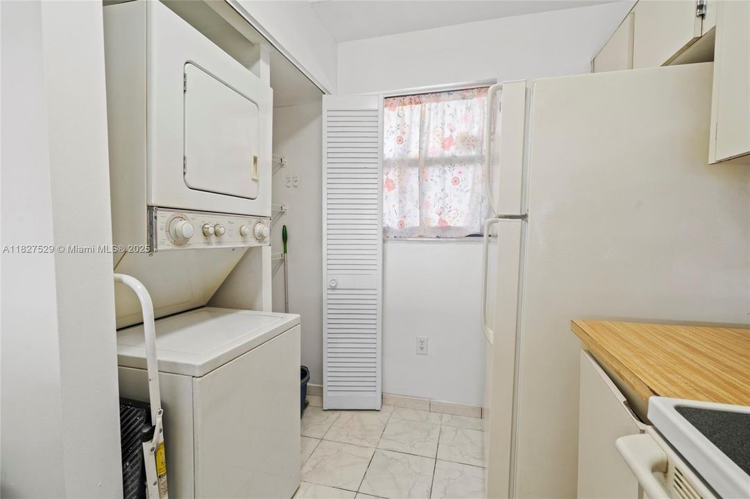 Vendido Recientemente: $335,000 (2 camas, 2 baños, 1064 Pies cuadrados)