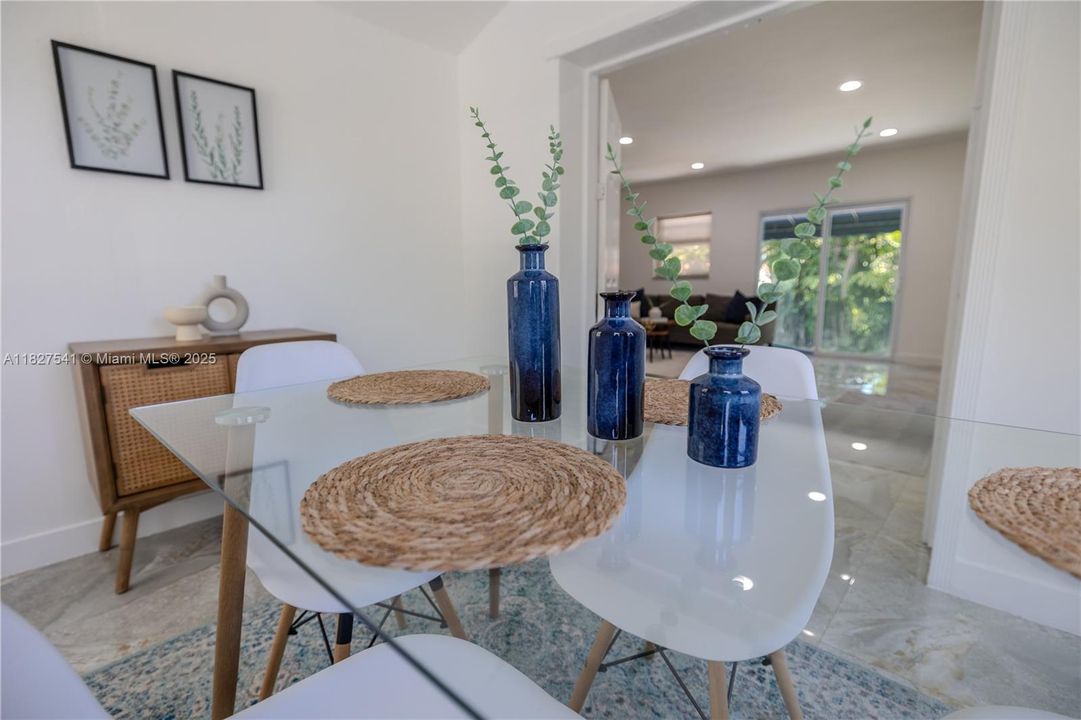 Недавно продано: $799,999 (3 спален, 2 ванн, 1173 Квадратных фут)