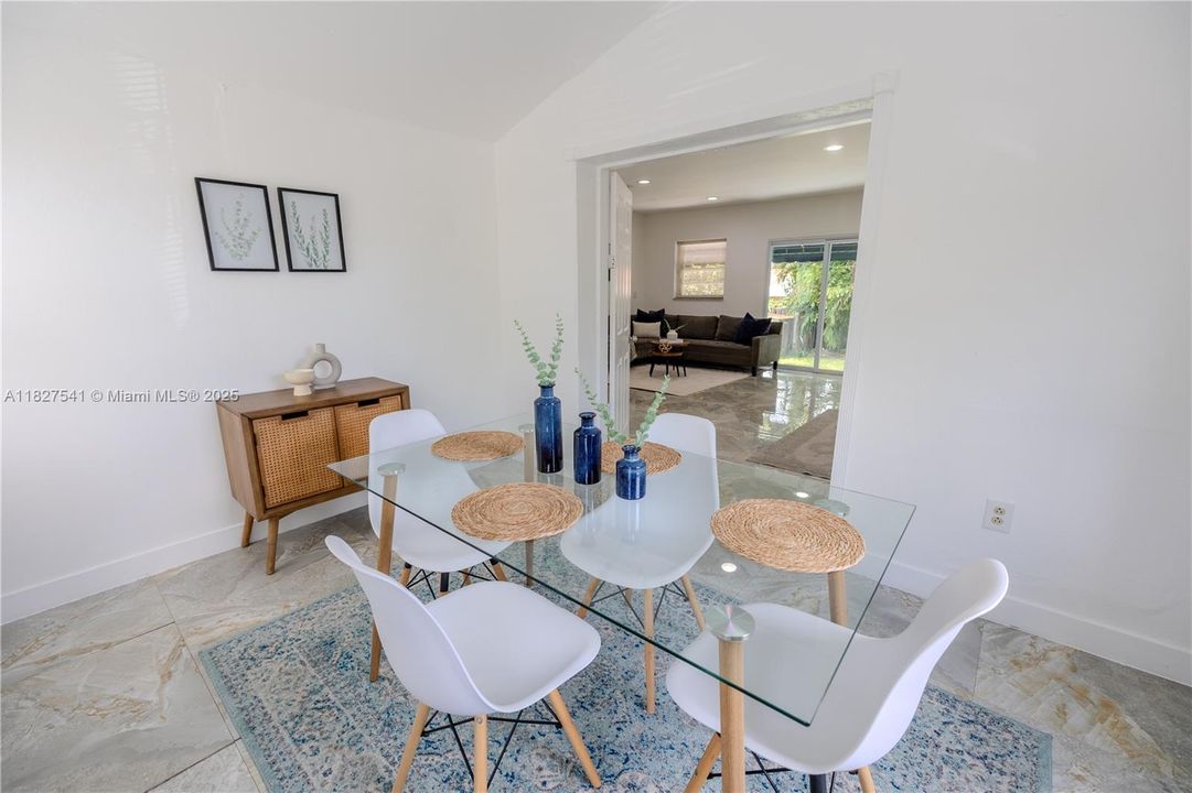 Недавно продано: $799,999 (3 спален, 2 ванн, 1173 Квадратных фут)