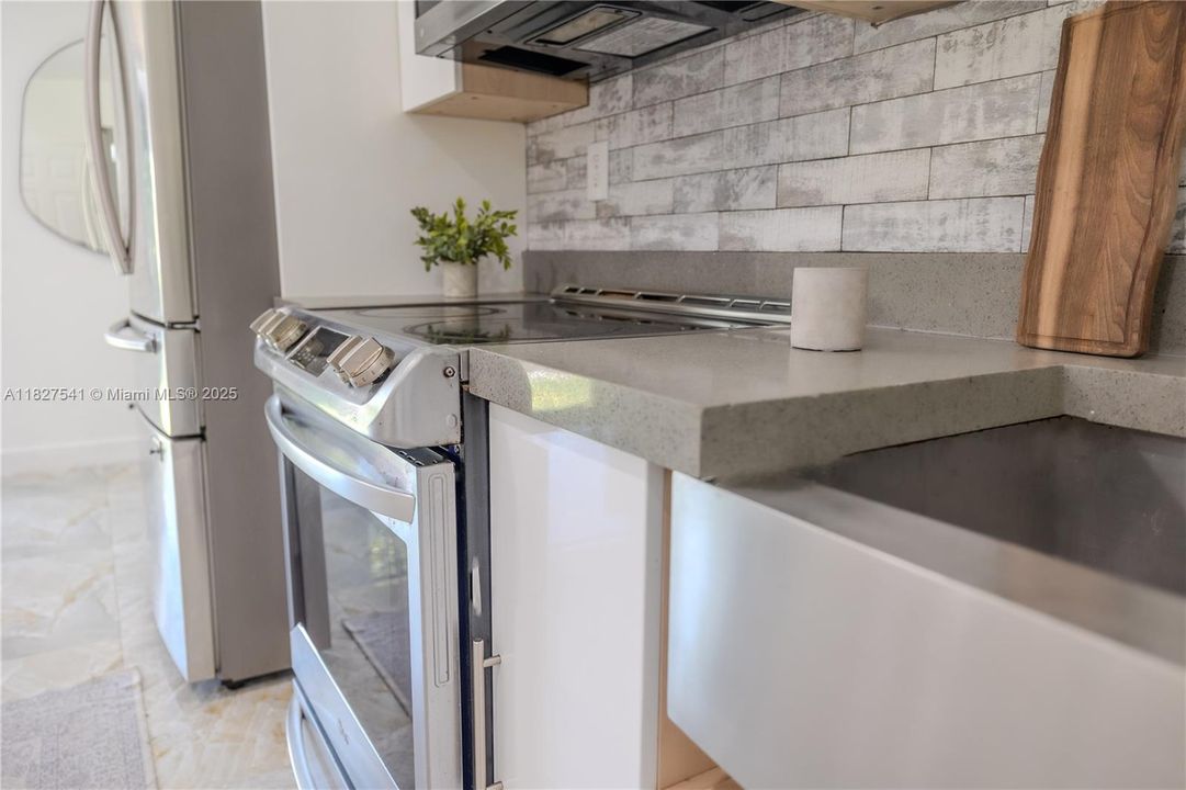 Недавно продано: $799,999 (3 спален, 2 ванн, 1173 Квадратных фут)