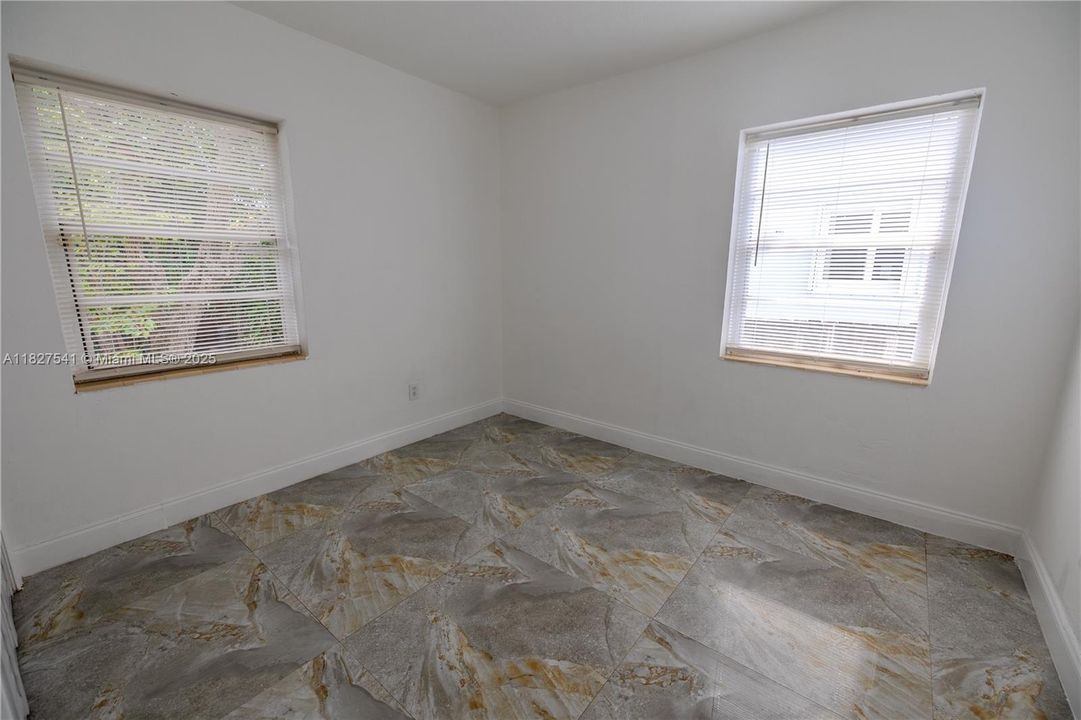 Недавно продано: $799,999 (3 спален, 2 ванн, 1173 Квадратных фут)