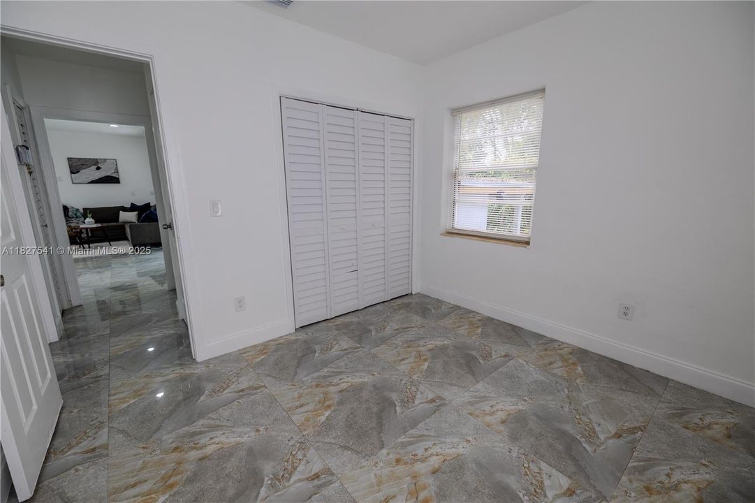 Недавно продано: $799,999 (3 спален, 2 ванн, 1173 Квадратных фут)