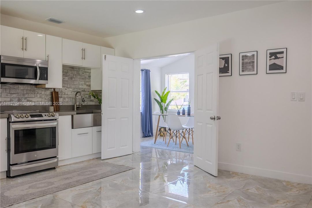 Недавно продано: $799,999 (3 спален, 2 ванн, 1173 Квадратных фут)