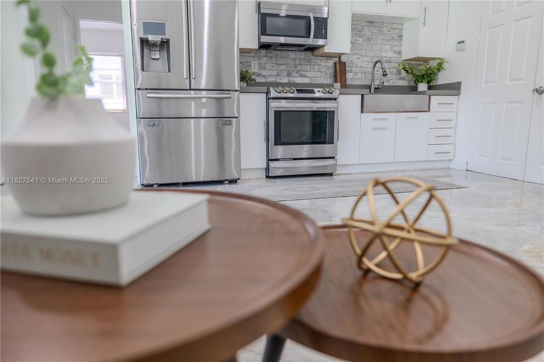 Недавно продано: $799,999 (3 спален, 2 ванн, 1173 Квадратных фут)