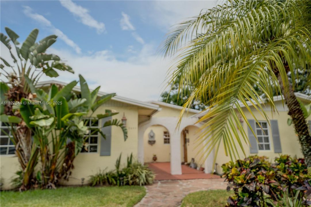 Recientemente alquilado: $2,800 (3 camas, 2 baños, 1175 Pies cuadrados)