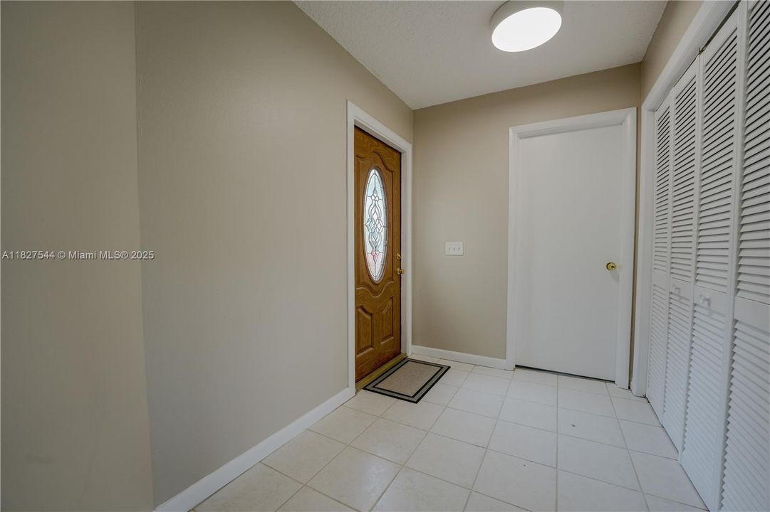 Recientemente alquilado: $2,800 (3 camas, 2 baños, 1175 Pies cuadrados)