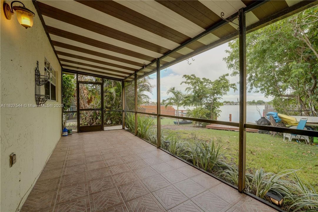 Recientemente alquilado: $2,800 (3 camas, 2 baños, 1175 Pies cuadrados)