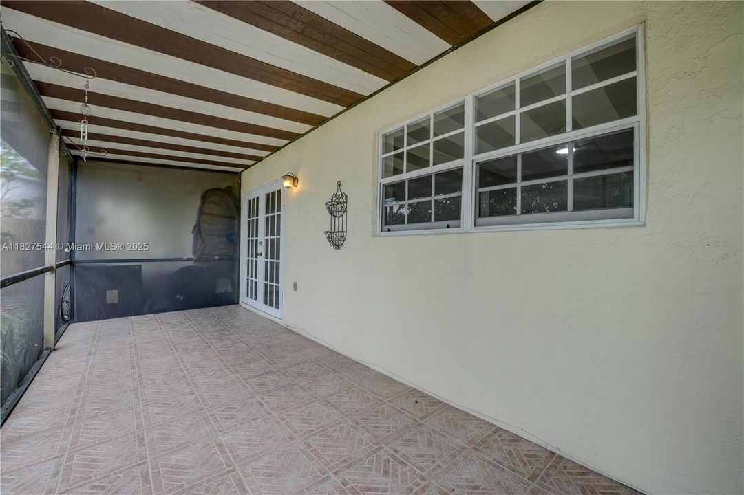 Recientemente alquilado: $2,800 (3 camas, 2 baños, 1175 Pies cuadrados)