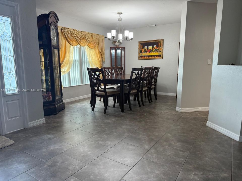 For Sale: $520,000 (3 beds, 2 baths, 2037 Square Feet)