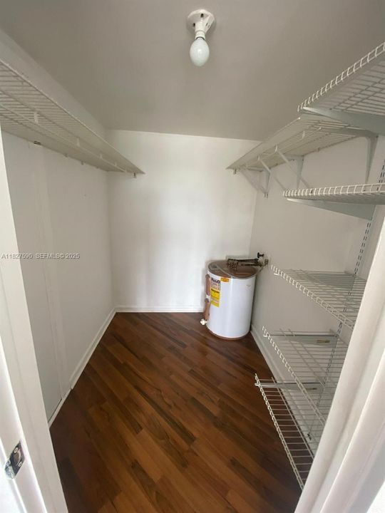 出租: $1,800 (1 贝兹, 1 浴室, 770 平方英尺)