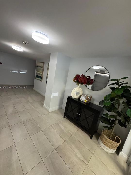 出租: $1,800 (1 贝兹, 1 浴室, 770 平方英尺)