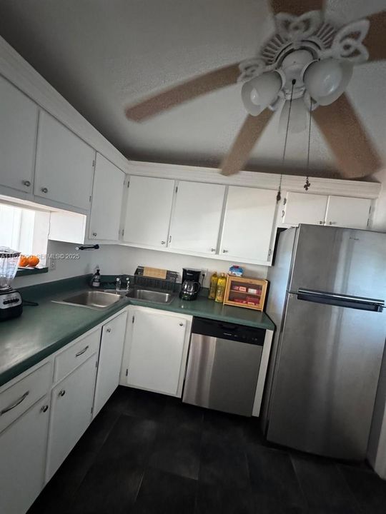 出租: $1,800 (1 贝兹, 1 浴室, 770 平方英尺)