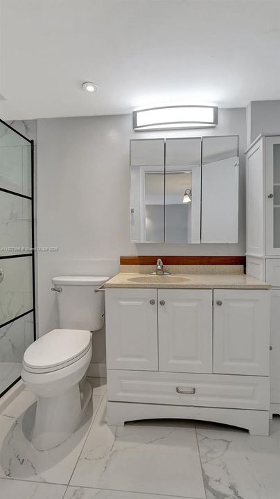 待售: $181,000 (1 贝兹, 1 浴室, 768 平方英尺)