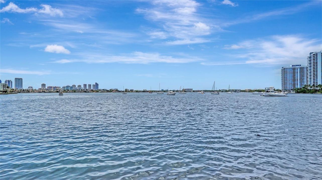 待售: $181,000 (1 贝兹, 1 浴室, 768 平方英尺)