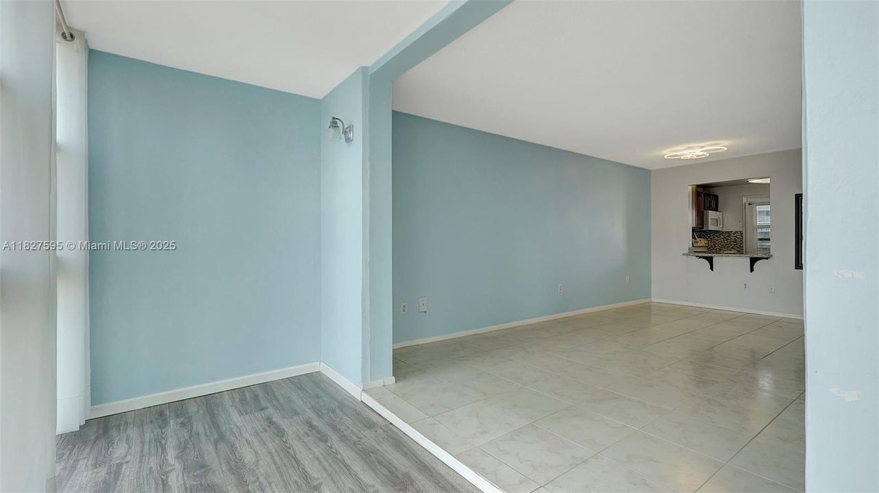 待售: $181,000 (1 贝兹, 1 浴室, 768 平方英尺)