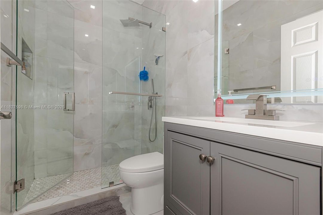 En Venta: $540,000 (3 camas, 2 baños, 1540 Pies cuadrados)