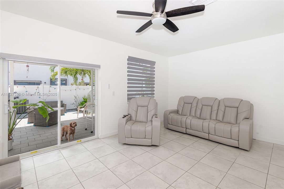 En Venta: $540,000 (3 camas, 2 baños, 1540 Pies cuadrados)