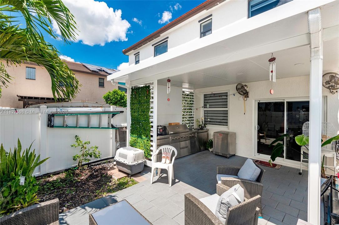 En Venta: $540,000 (3 camas, 2 baños, 1540 Pies cuadrados)