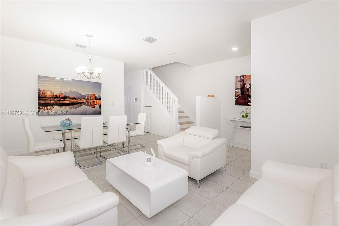 En Venta: $540,000 (3 camas, 2 baños, 1540 Pies cuadrados)