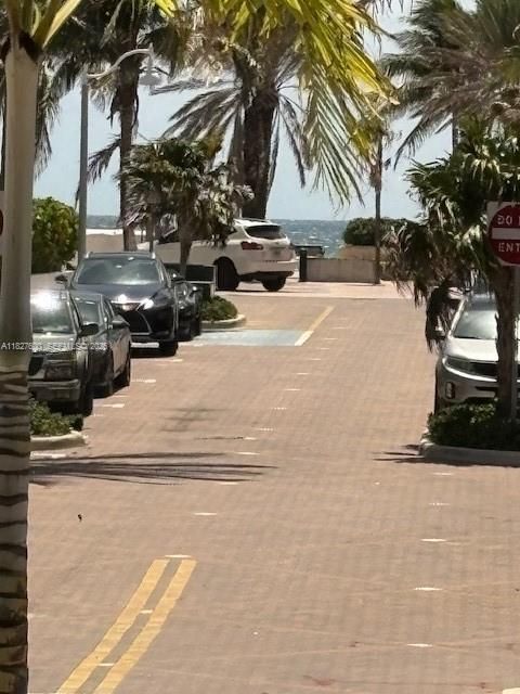 For Sale: $700,000 (2 beds, 2 baths, 1060 Square Feet)