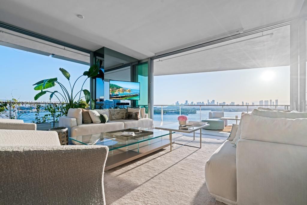 For Sale: $8,500,000 (3 beds, 3 baths, 2374 Square Feet)