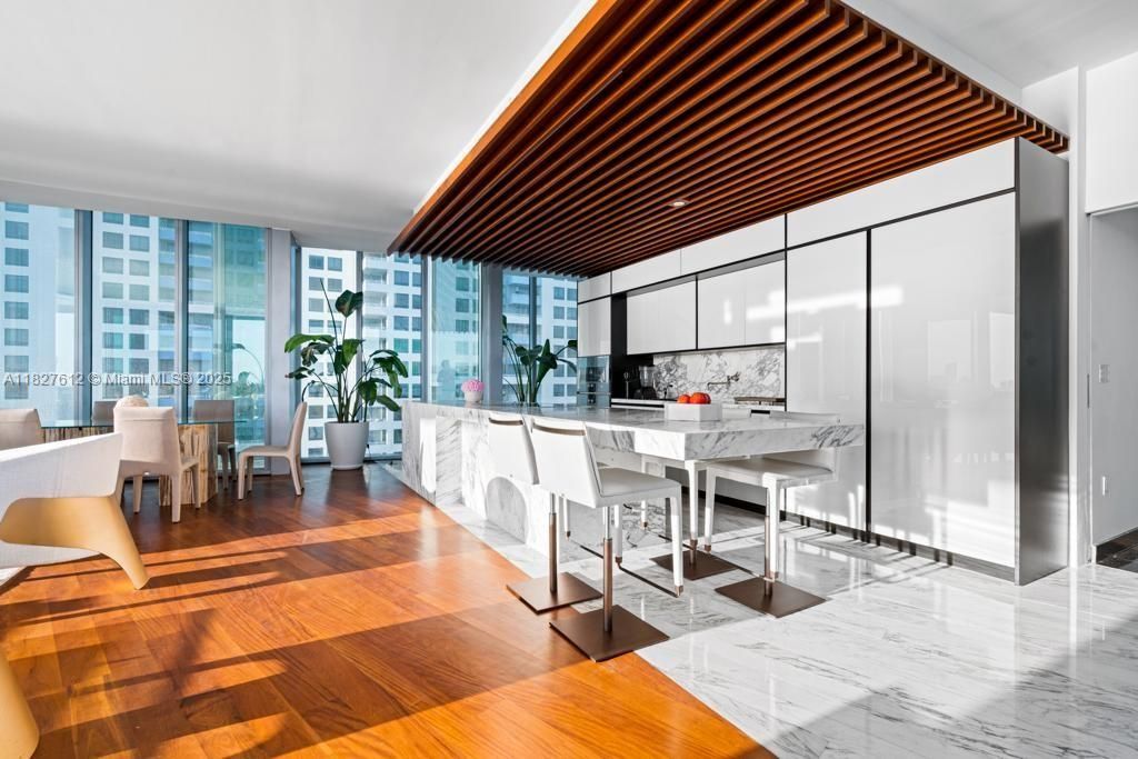 For Sale: $8,500,000 (3 beds, 3 baths, 2374 Square Feet)