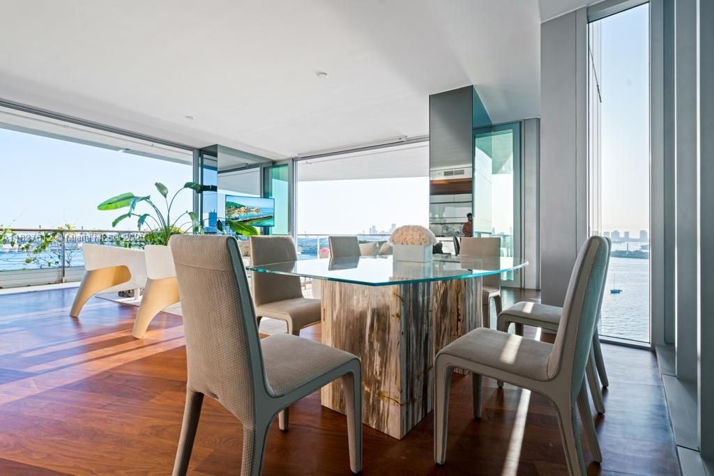 For Sale: $8,500,000 (3 beds, 3 baths, 2374 Square Feet)