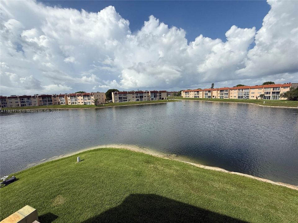 Под контрактом: $105,000 (1 спален, 1 ванн, 640 Квадратных фут)