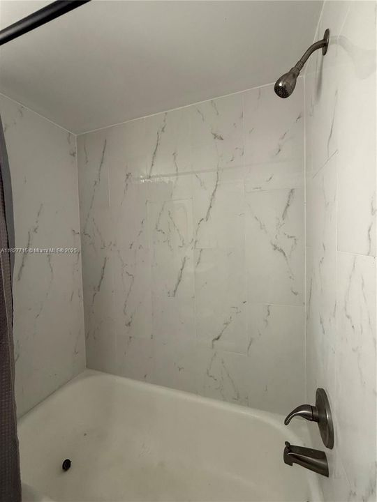 Под контрактом: $105,000 (1 спален, 1 ванн, 640 Квадратных фут)