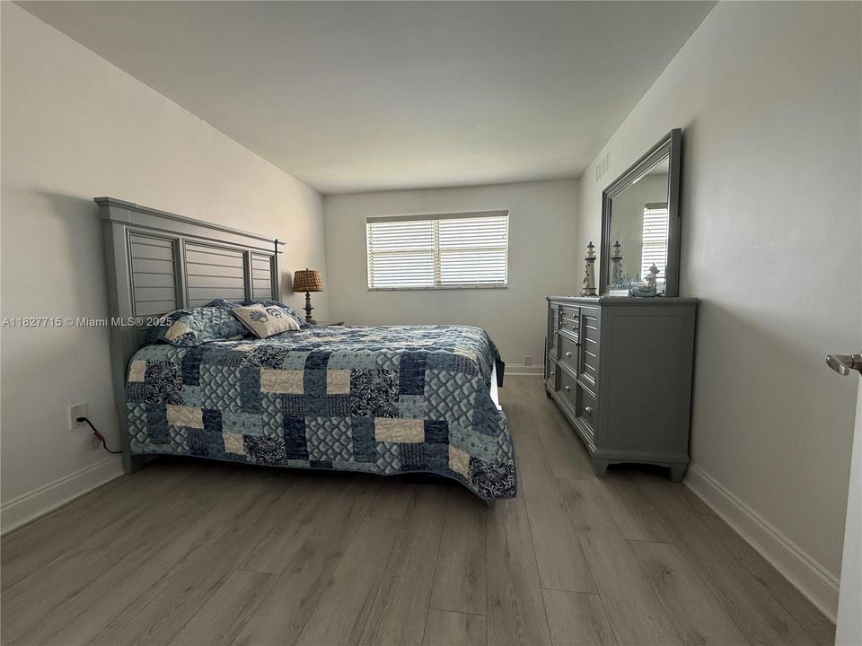 Под контрактом: $105,000 (1 спален, 1 ванн, 640 Квадратных фут)