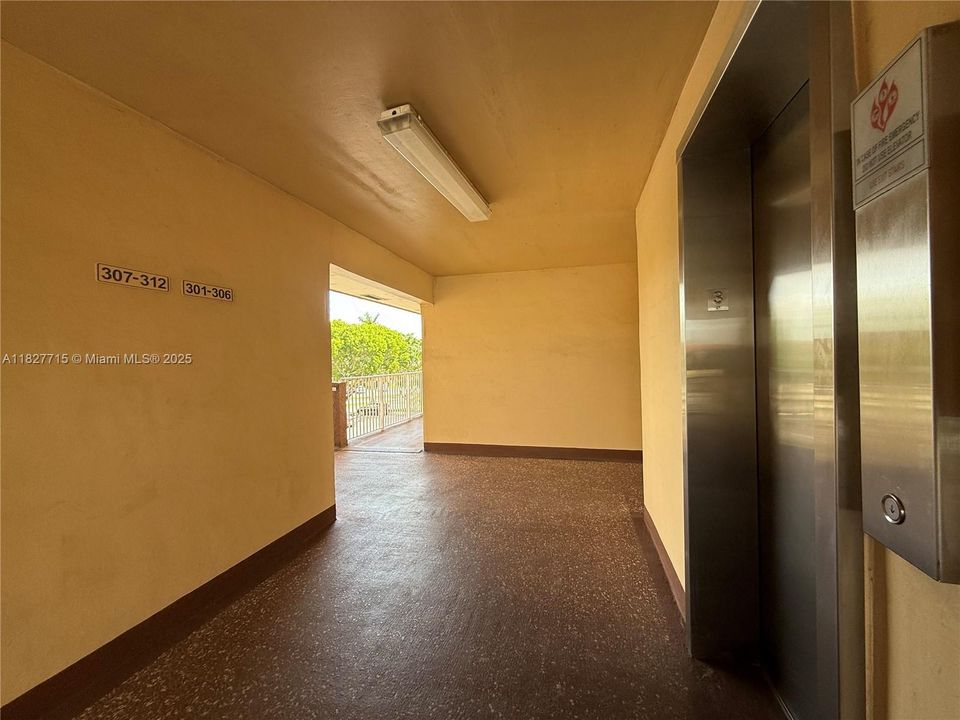 Под контрактом: $105,000 (1 спален, 1 ванн, 640 Квадратных фут)